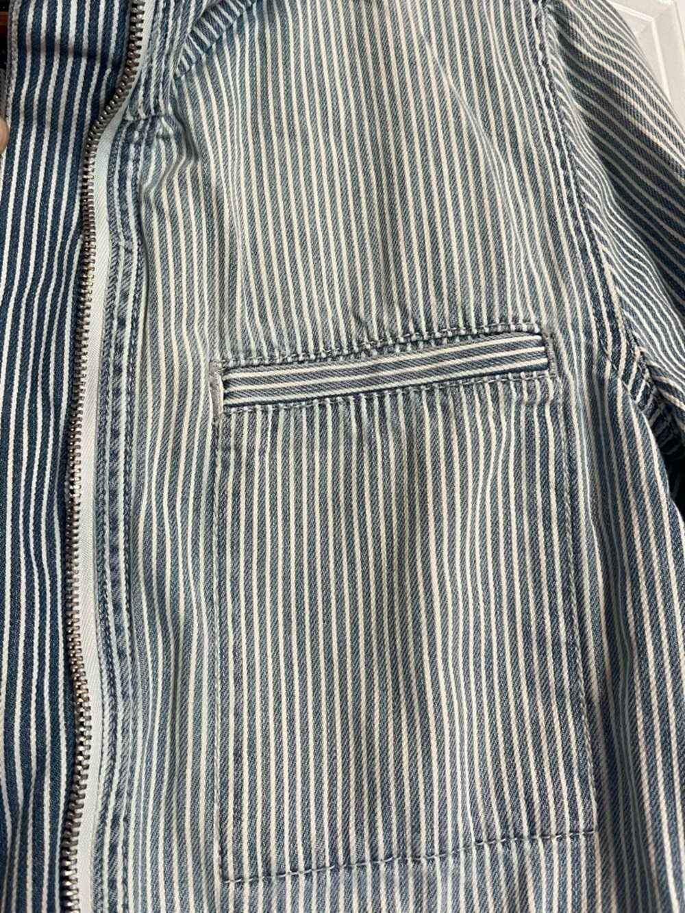 GAP Women's Light Blue and White Pinstripe Denim Utility Jacket - Picture 6 of 8